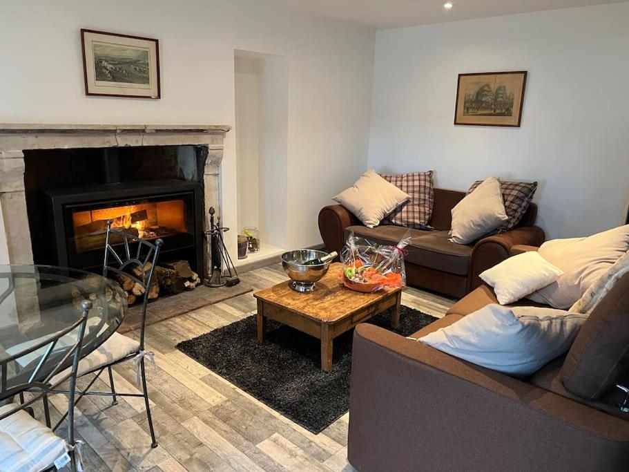 Cottage Cocooning Romantique Avec Jaccuzzi Prive Ancinnes エクステリア 写真